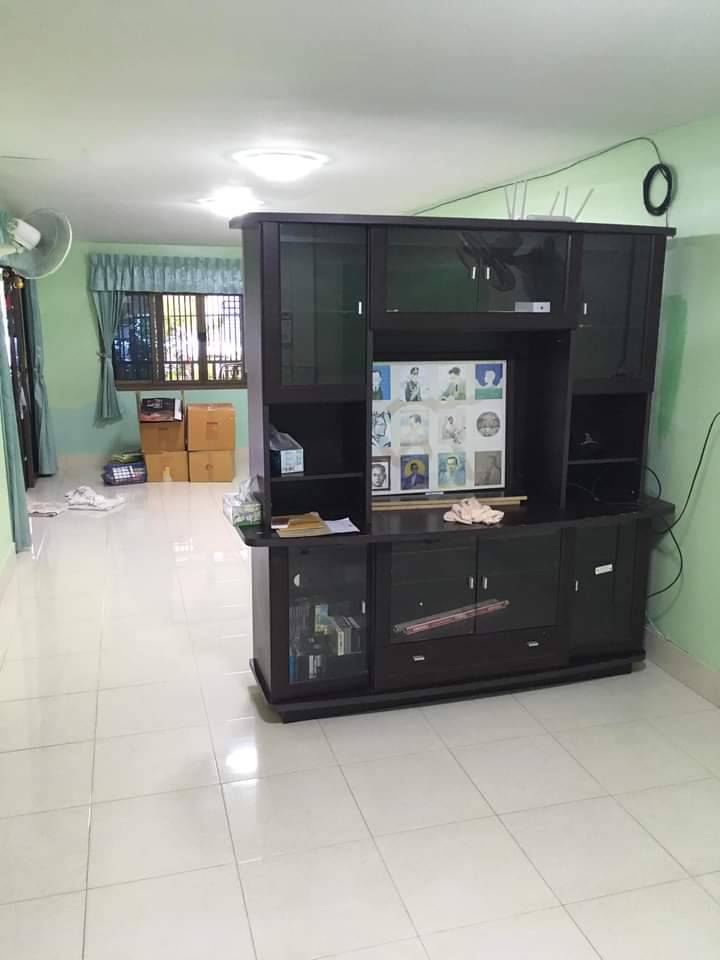 ขายทาวน์เฮาส์พร้อมอยู่ ฟรีเฟอร์ฟรีแอร์อยู่ในเมือง
